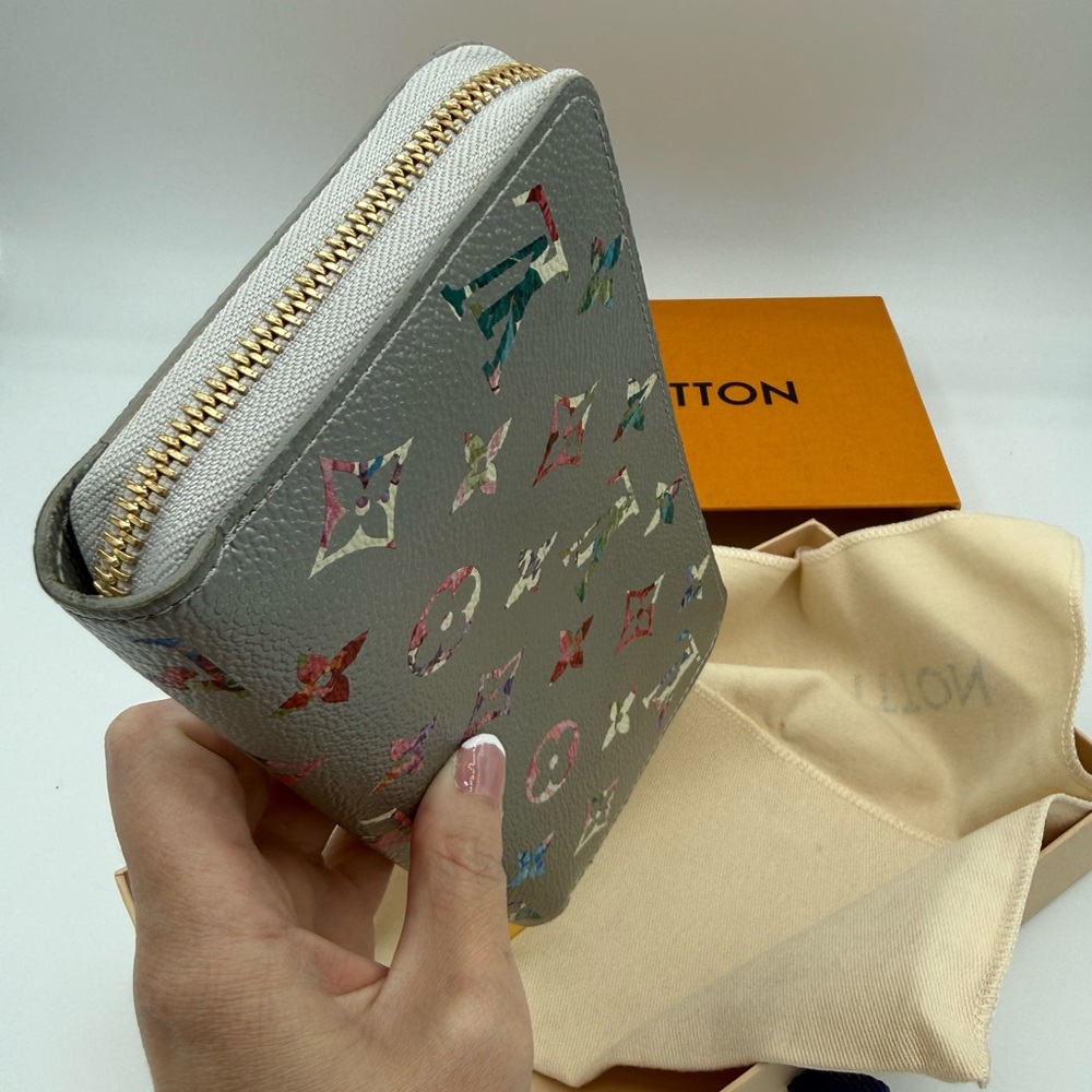 Louis Vuitton Ultra Rare Garden Wallet - Picture 3 of 6